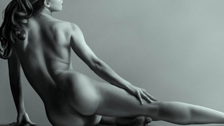 An ideal naked woman