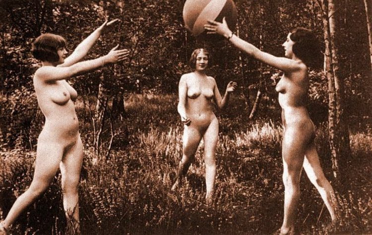 Woman in the Third Reich Naked