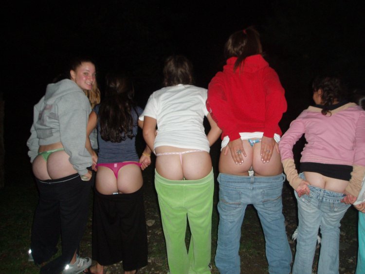 Demonstration of naked buttocks or Amtrak Mooning