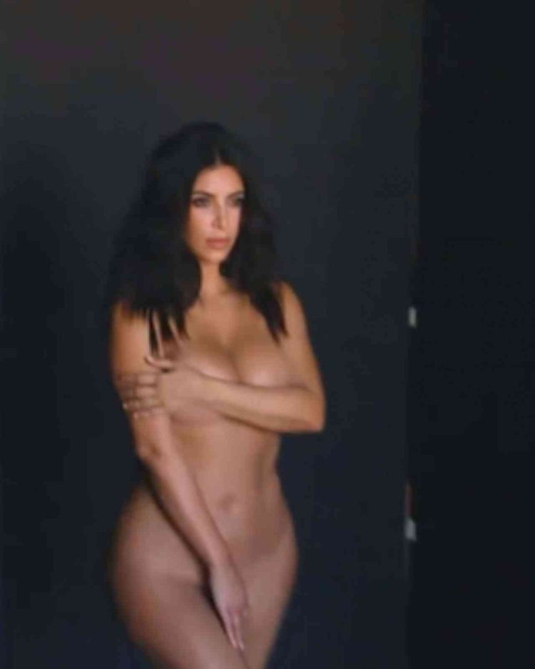 Kim Kardashian Kim naked?