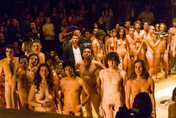 Actresses Nude on the stage of the theater