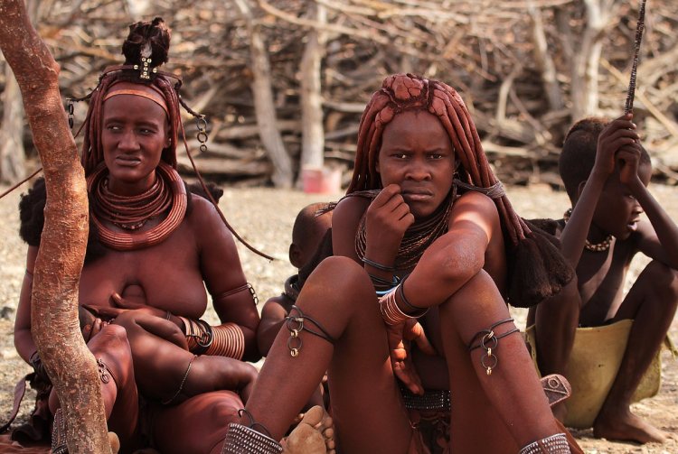 Naked African women
