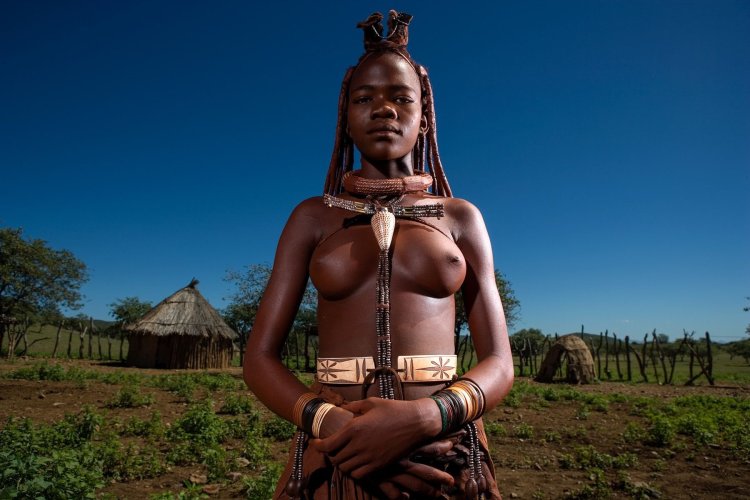 Naked African women
