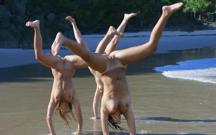 Cool naked women