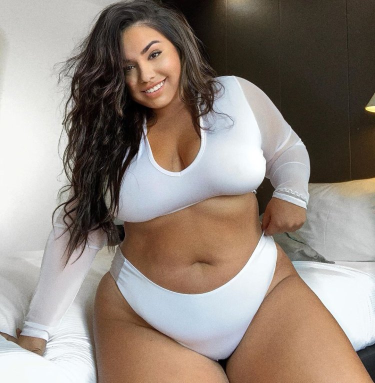 Diana Sirokai Cunnilingus