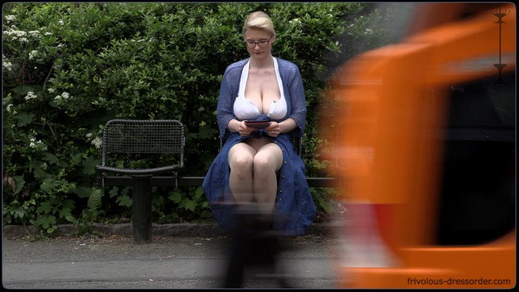 Frivolous Dress Order in a cafe