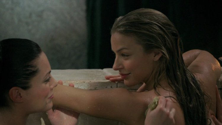 Tabrett Betell naked photo