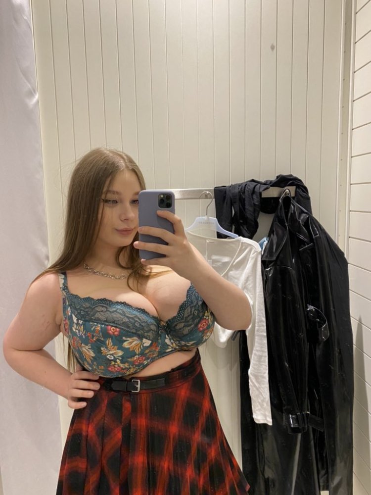 Lucy Laistner Anastasia Lozhkina 2021