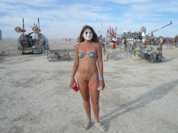 Berning Meng festival Nude