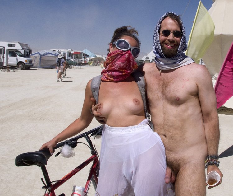 Berning Meng festival Nude