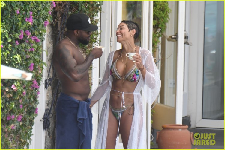 Nicole Murphy chest