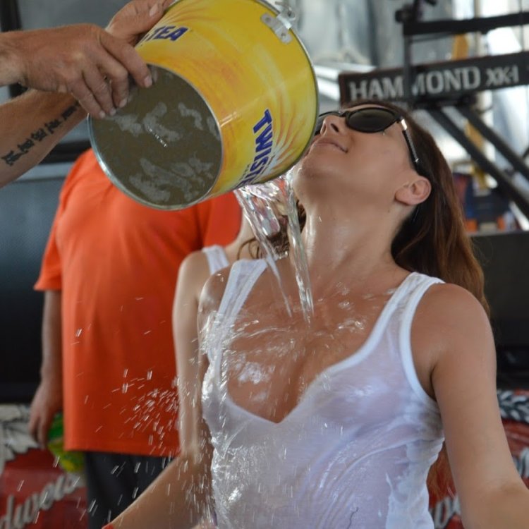 Wet Tshirt Contest 2013