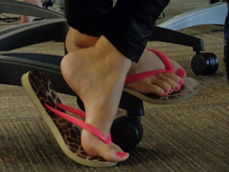 Foot fetish with Little Caprice