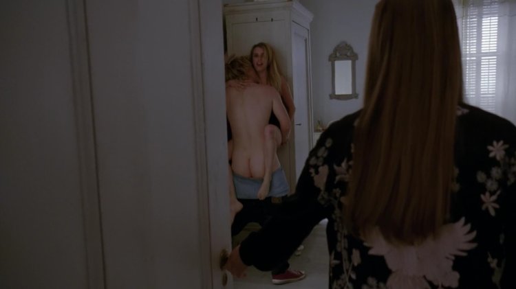 Emma Roberts Naked in the movies