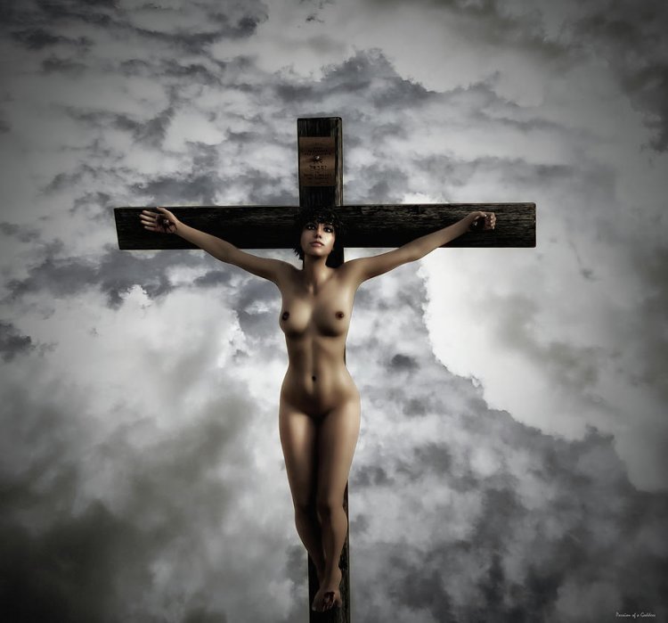 Naked women crucifix 3D