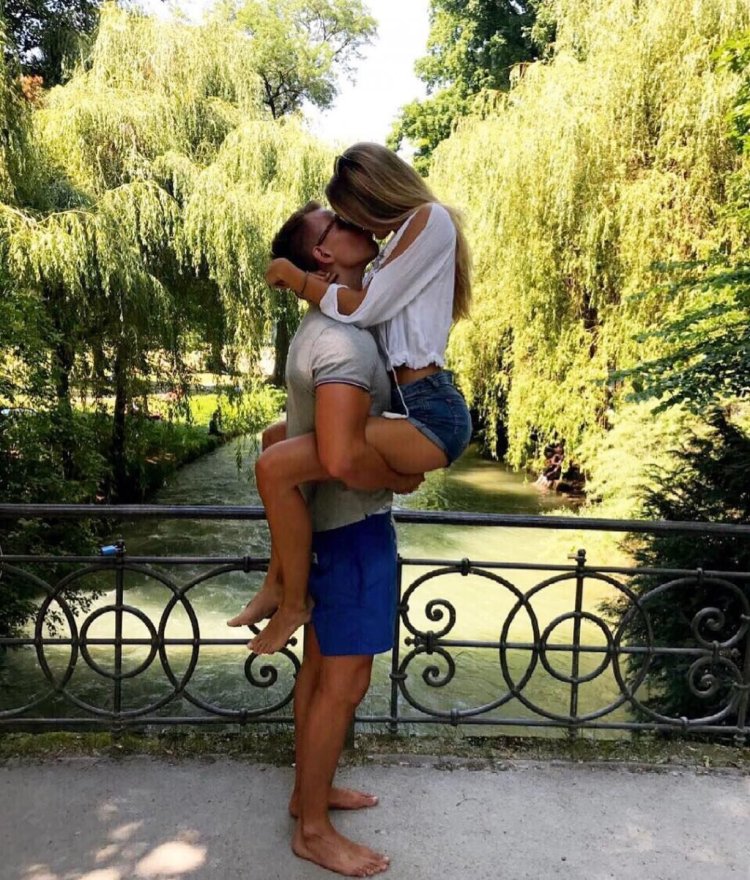 Alisa Schmidt with a guy