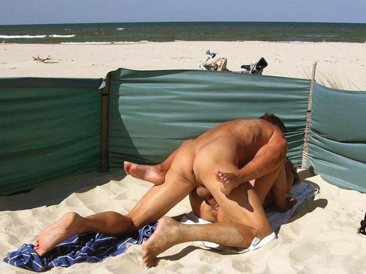 Men on the Nudium beach