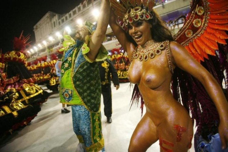 Andrea Martins Brazili Carnival