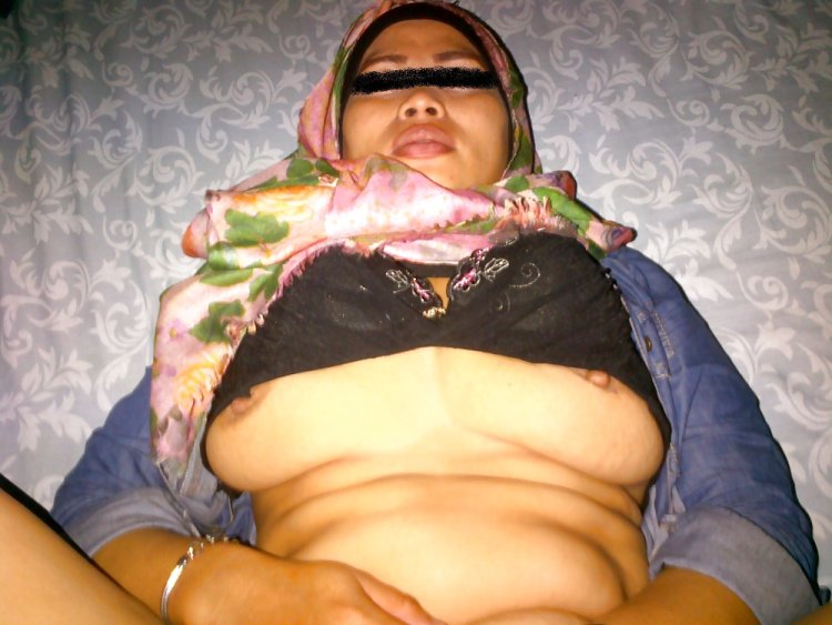 Naked Muslim women