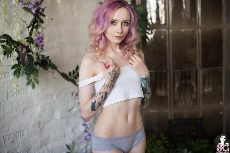 Naked emo girls with piercing