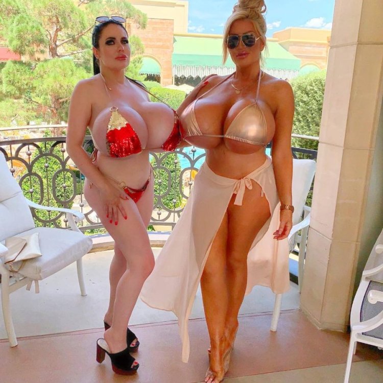 Allegra Cole Foxy boobs
