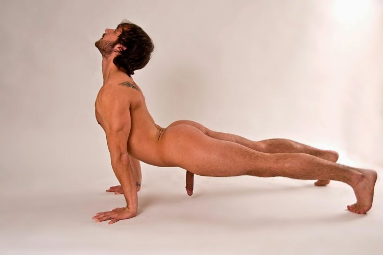 Beautiful poses of naked guys