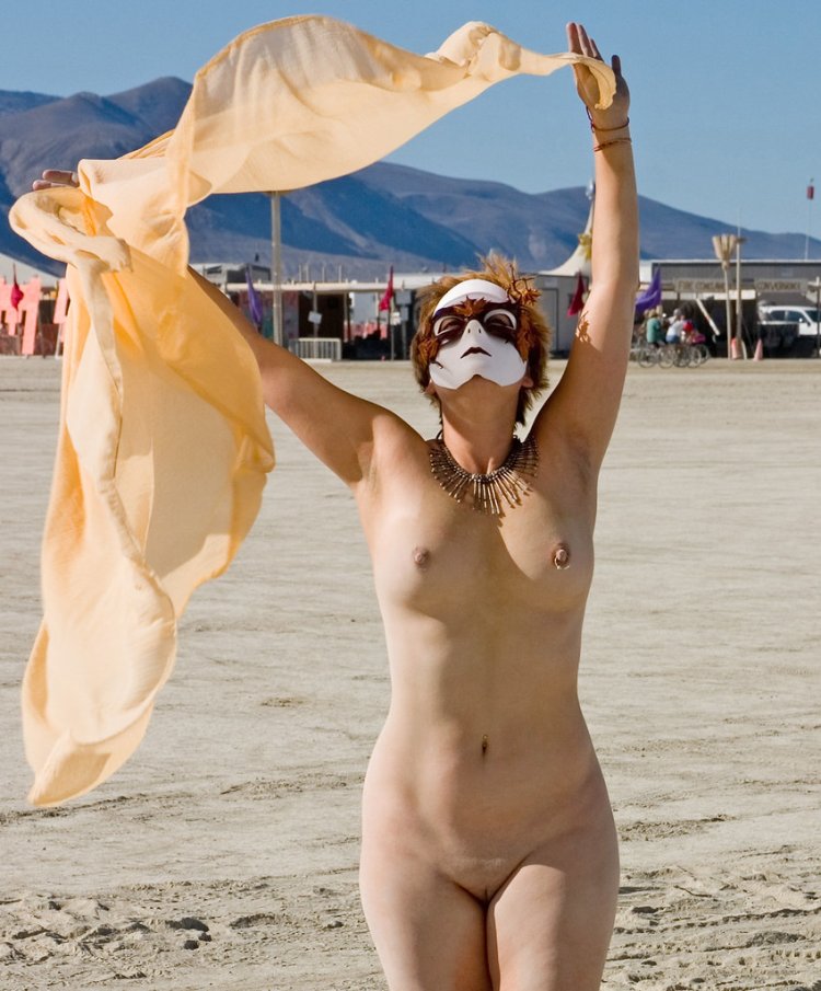 Festival Berning Menhm naked