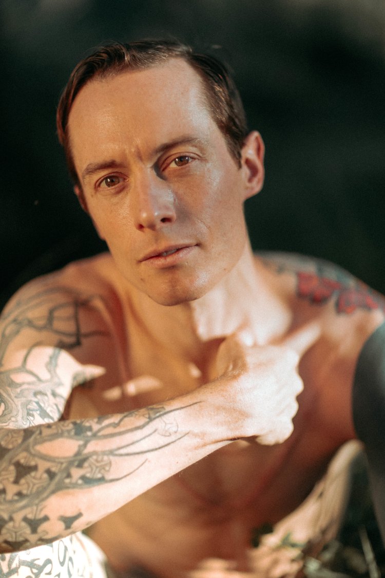 Aries Gray actor