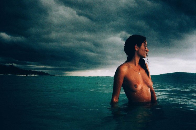Singer Radiah Topless
