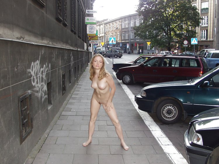 Girls exhibitionists