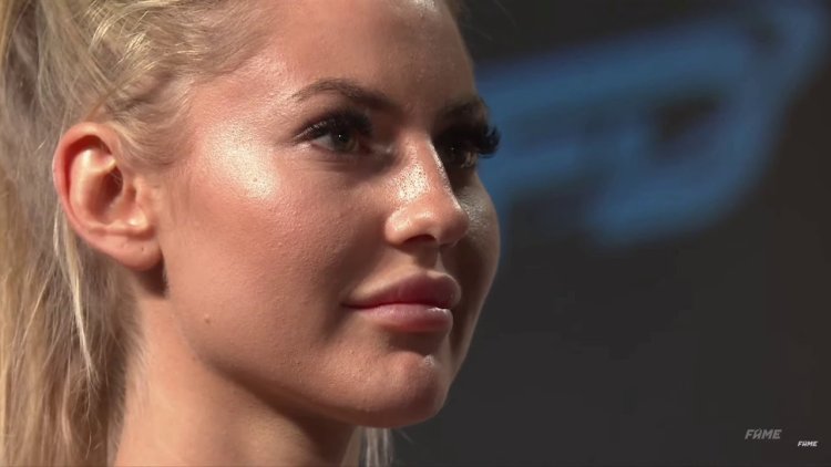Kamila Smoguletsk