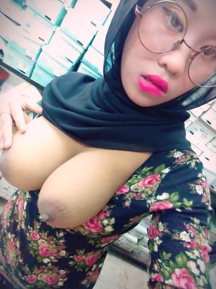 JilBoobs Tobrut
