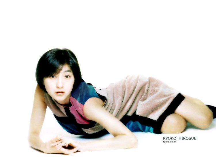 Ryoko Hirosue Nud
