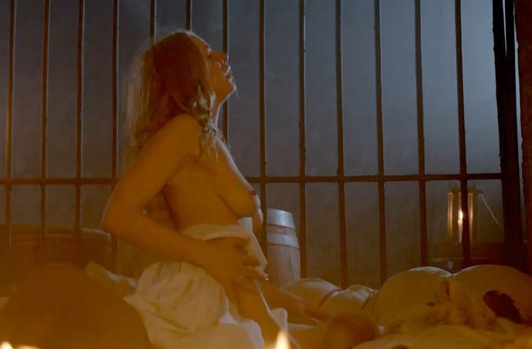 Rebecca Ferguson White Queen Nud