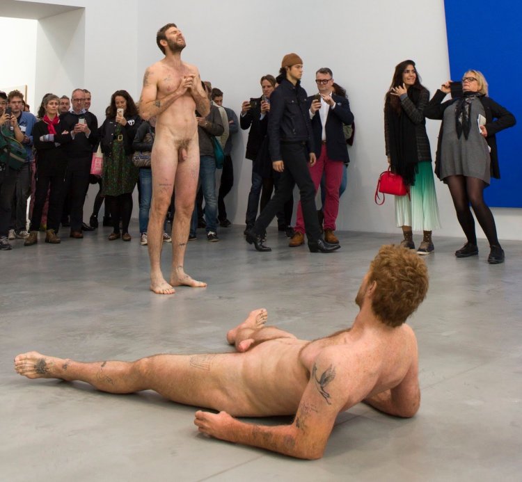 Marina Abramovich experiment nude