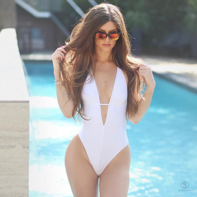 Hannah Stocking Hot