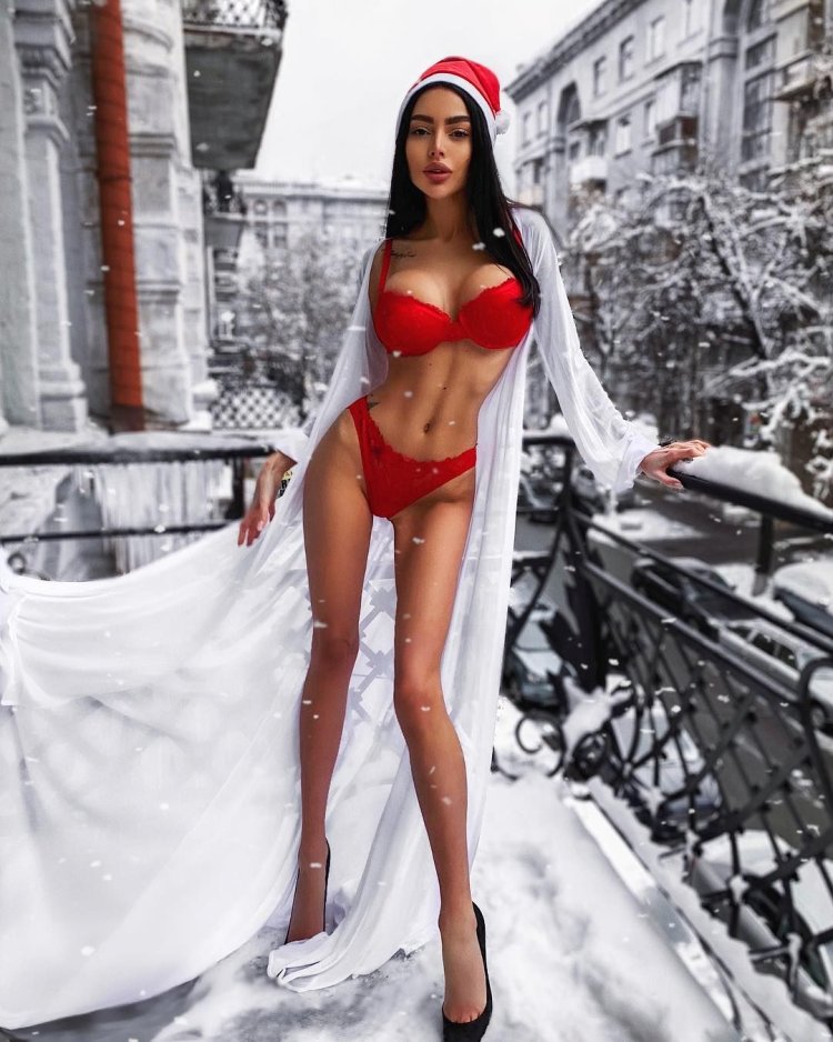 Alena Omovich dress