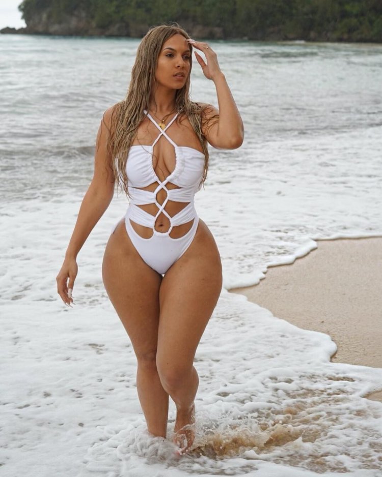 Model Curvy Thick Big 2018 Strong