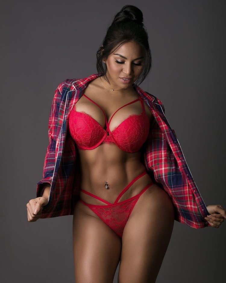 Dolly Castro +18