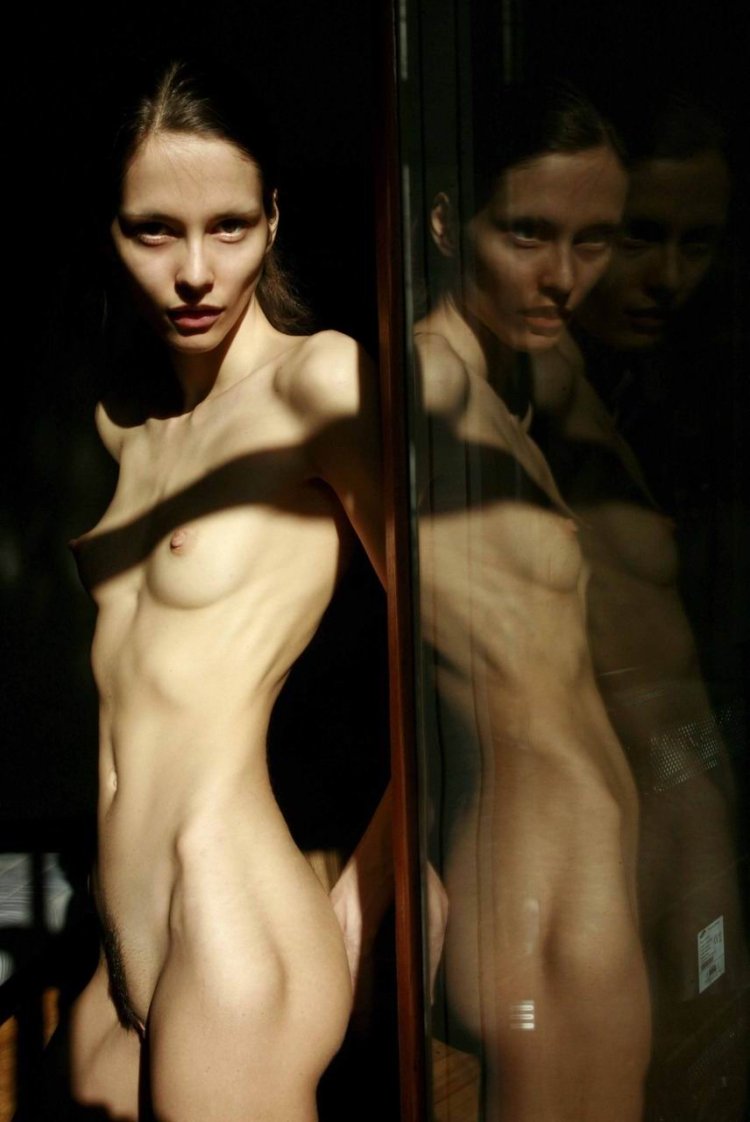 Naked anorexics photo