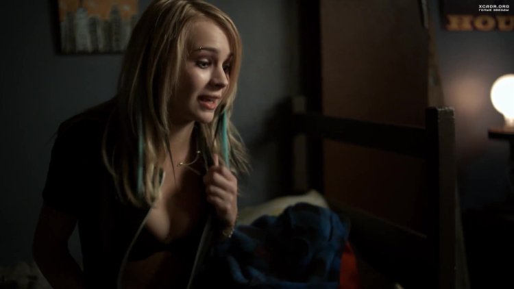 Britt Robinson bed scenes