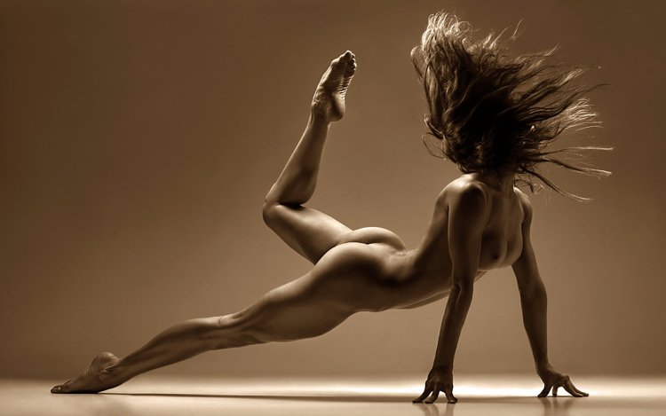 Erotic dances of girls