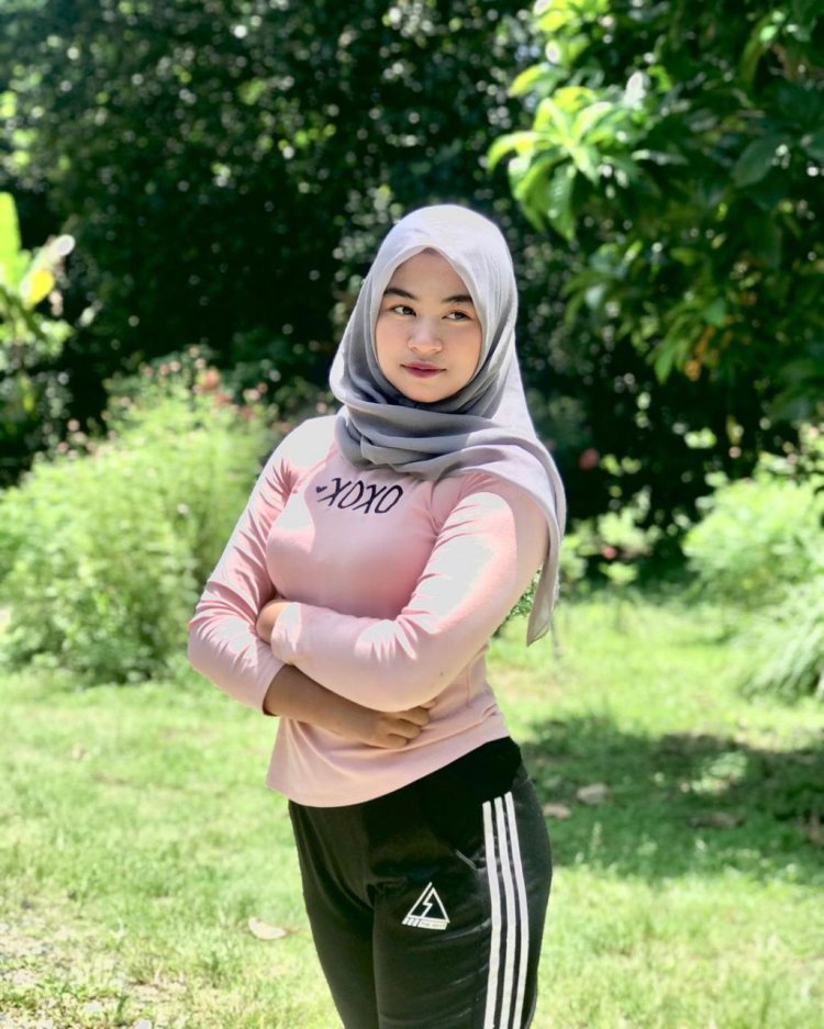 Jilbab Nyeplak