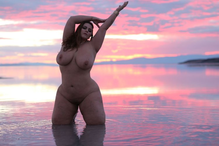 London Andrews busty lesbian