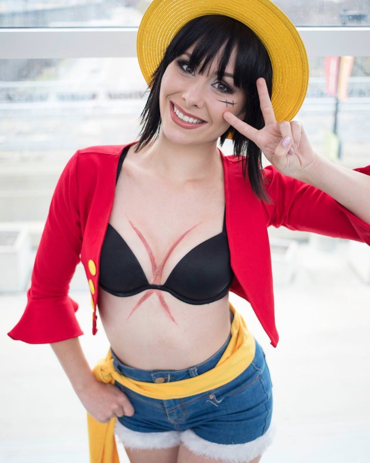 Cosplay of us18+ we van pis 18