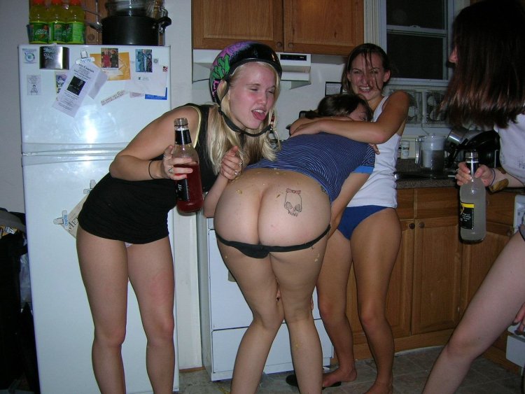 Girls show American buttocks