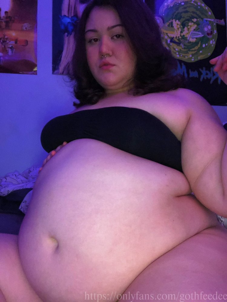 Allyson Bettie Belly