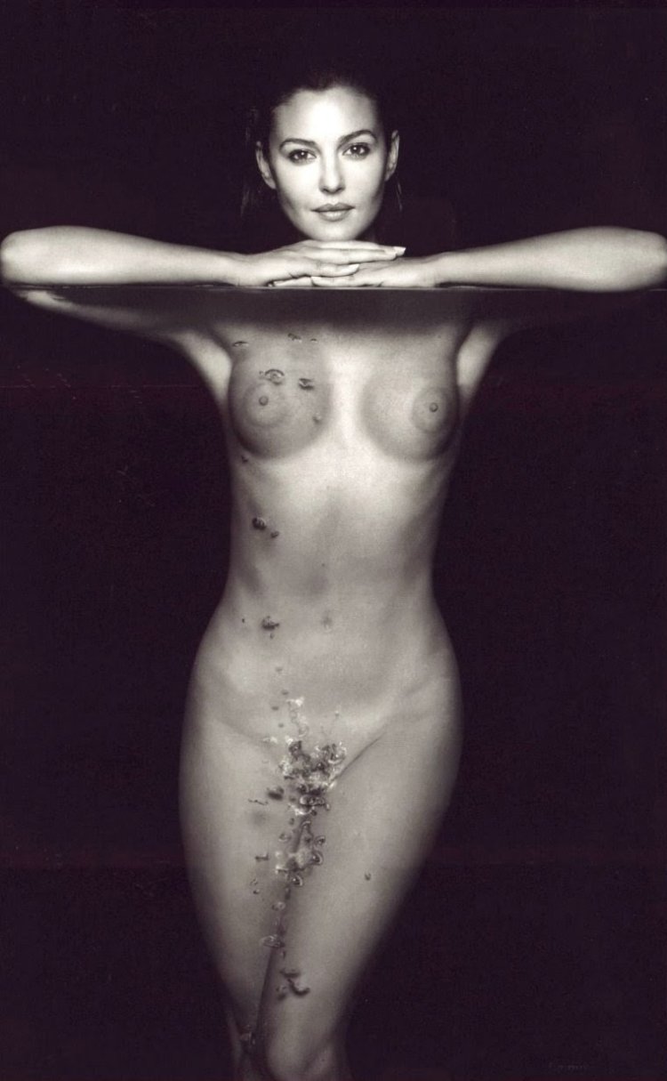 Monica Belluchi Naked 1990