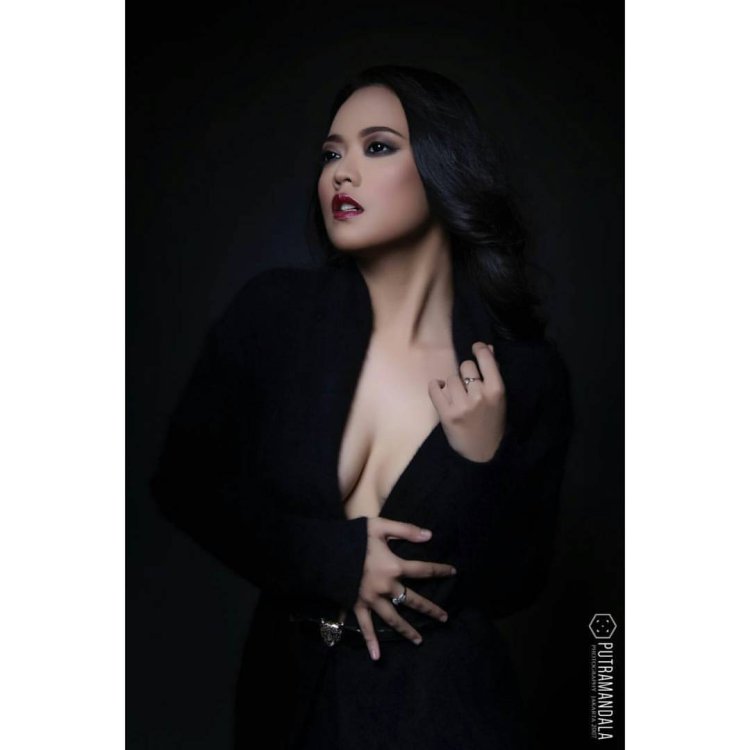 Amelia Intan Lingerie
