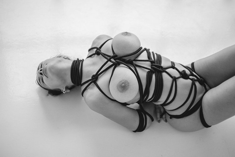 Erotic Shibari show